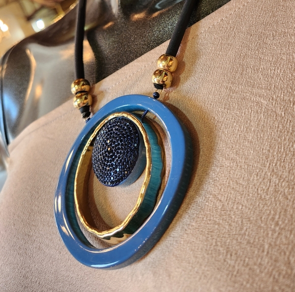 ✨️Elegant Gold and Blue Necklace with Earrings Set - Picture 13 of 16